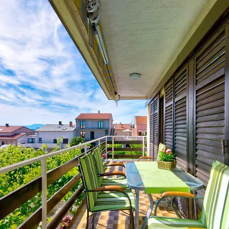 Three-bedroom 8 * Crikvenica