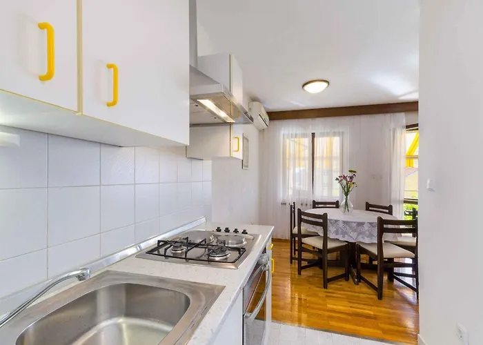 Three-bedroom 8