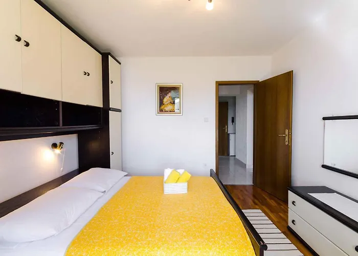 Three-bedroom 8 *