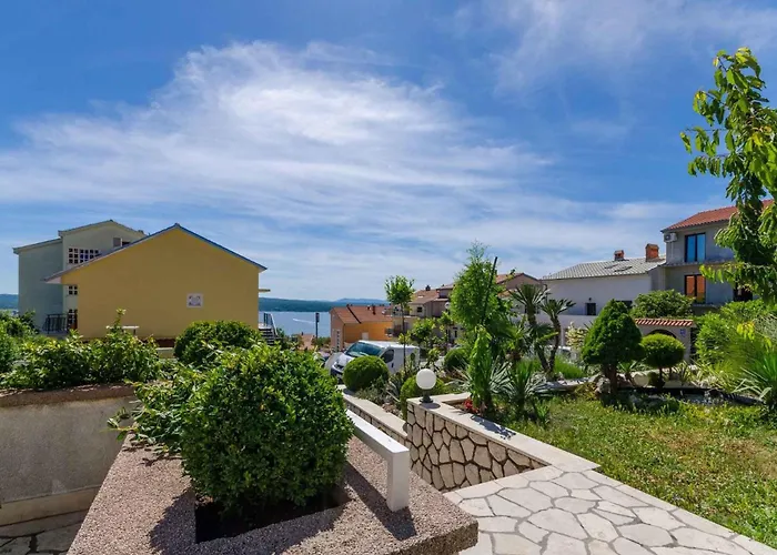 Three-bedroom 8 Apartman