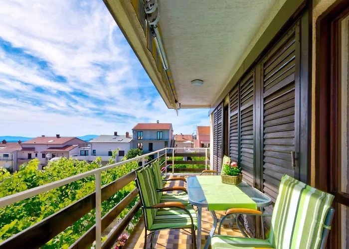 Three-bedroom 8 * Crikvenica